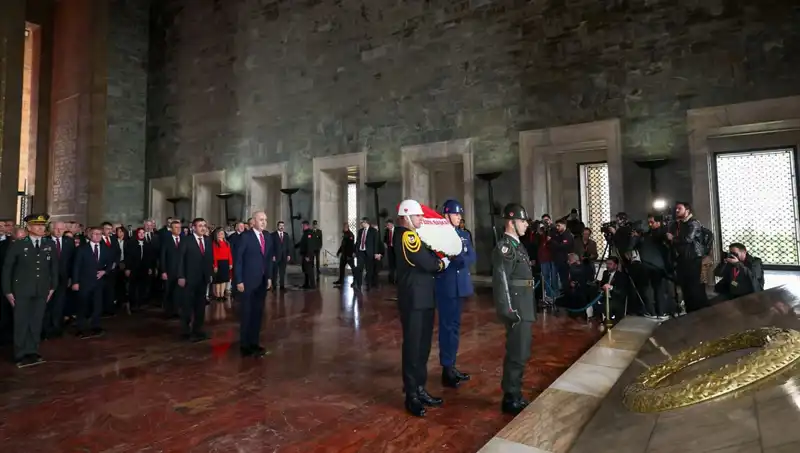 Anıtkabir'de Devlet Erkanının Katıldığı Anma Töreni