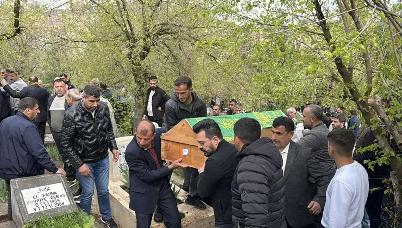 Karabük'te Trajedi: 4 Canını Kaybedenlerin Cenazesi Diyarbakır'da Defnedildi