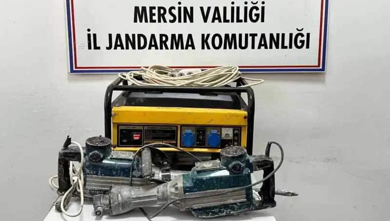 Mersin'de Kaçak Kazıya Gözaltı: Tarihe Nefes Kesen Operasyon