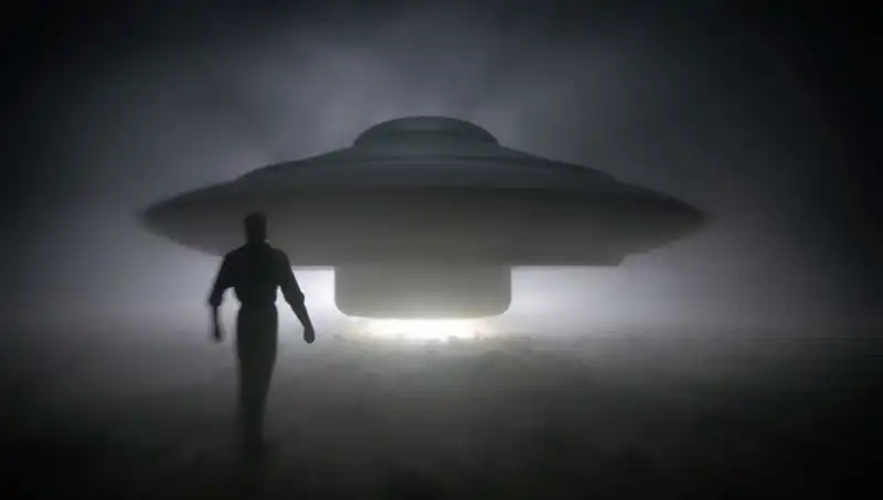 Uzaylı Tehdidi: UFO Uzmanından Şok Edici Uyarı ve Korkutucu İddialar