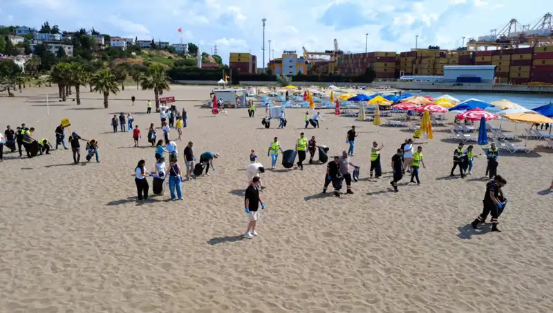 Plajlarda Çevre Temizliği: Doğayı Korumak İçin Birlikte Elele