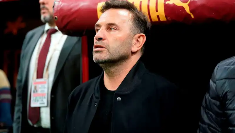 Galatasaray'da Okan Buruk'tan Önemli Değişiklik: Takım Yenilik Peşinde!