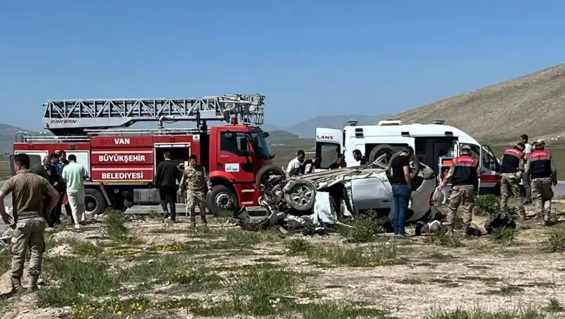 Van'da Feci Kaza: 4 Kişinin Hayatını Kaybettiği Olay Şokta Bıraktı