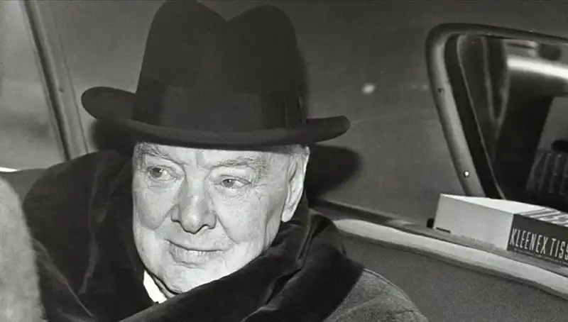 Churchill’in Bekar Evi Satışta: Tarihin Tanığı 3,75 Milyon Sterlinle Yeni Sahibine Kavuşmayı Bekliyor