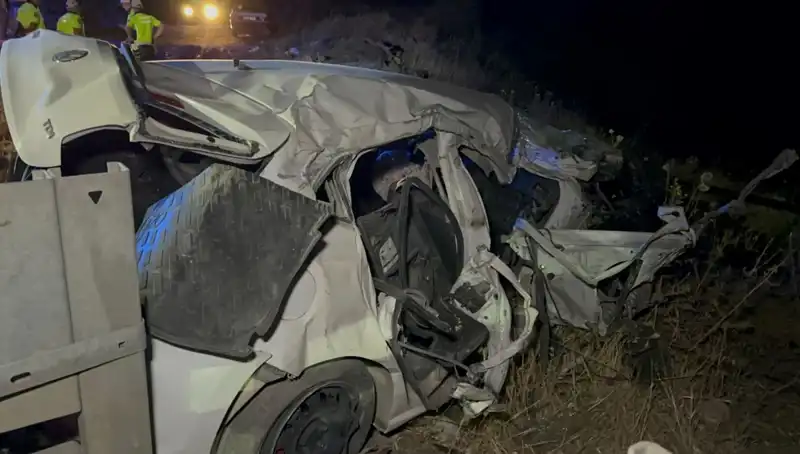Ters Şeride Giren Otomobilin Tankerle Çarpışması: 1 Ölü, 2 Yaralı