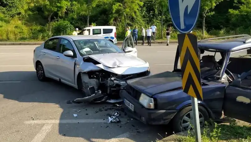 Görele'de Feci Kaza! Araç Sürücüsü Camdan Fırlayarak Hayatını Kaybetti