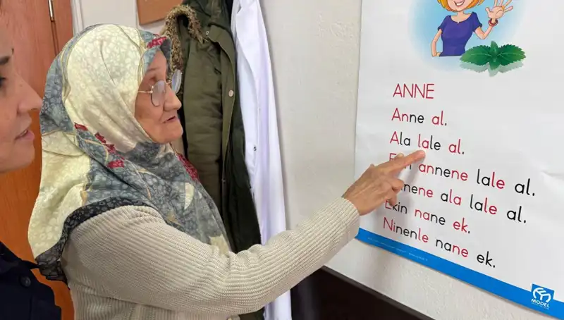 65 Yaşında Okuma Yazma Öğrenen Ayşe Teyze’nin Hikayesi