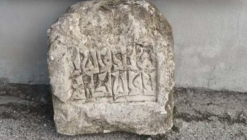 Adana'da Tarihi Eser Operasyonu: Kaçakçılar Yakalandı, Değerli Parçalar Kurtarıldı