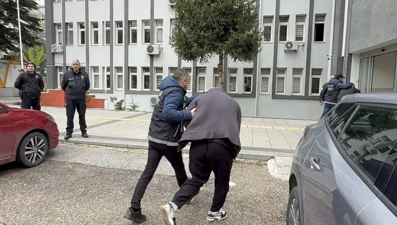 Yapılan Operasyonda 10 Bin Sentetik Ecza Hapı Ele Geçirildi, 20 Gözaltı!