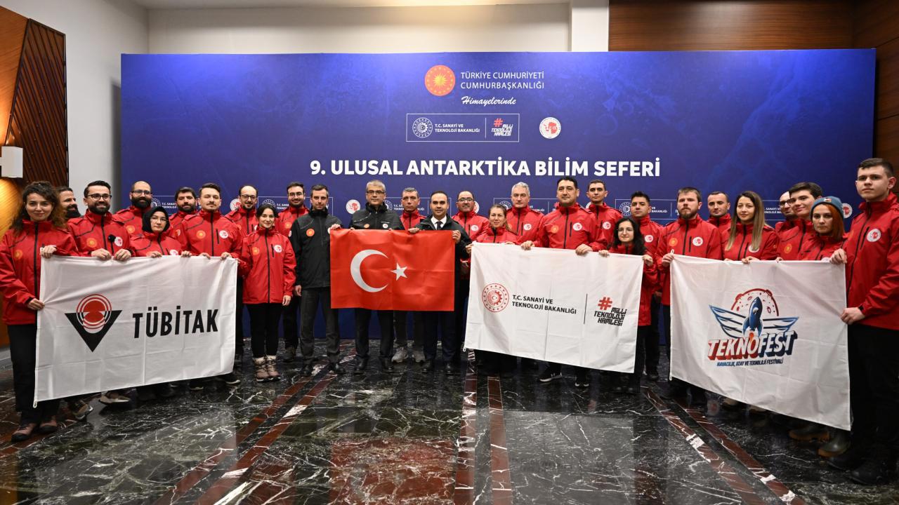 Türk Bilim İnsanları Yine Antarktika Yolunda!