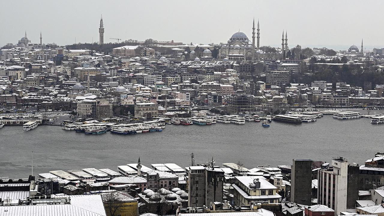 İstanbul'da Kar Yağışı İddialı Bir Şekilde Başladı