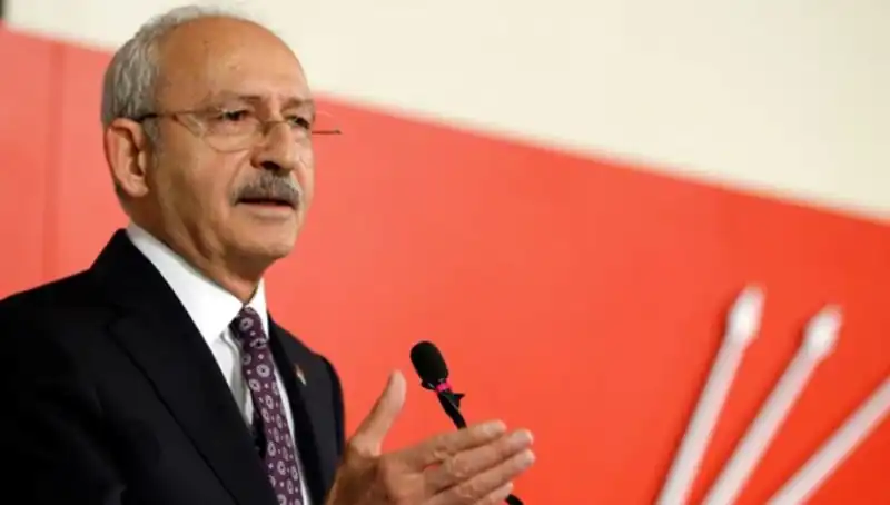Kemal Kılıçdaroğlu, Kurultay Kararına Destek Verdi: Partisi için Yeni Bir Dönem Mi Başlıyor?
