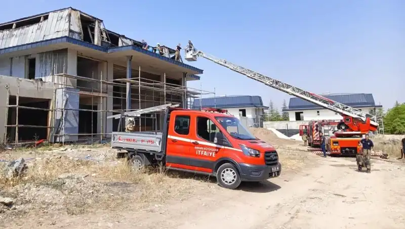 Ankara Gölbaşı'nda Villalarda Yangın: Kriz Anında Ekiplerin Mücadelesi