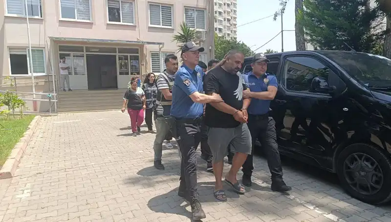 Adana'da Dolandırıcılık Operasyonu: 4 Kişi Yakalandı, Şok Detaylar Ortaya Çıktı