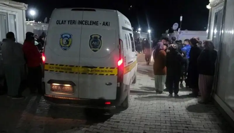 Husumetli İki Gruplar Arasında Kanlı Silahlı Kavga: Detaylarda Neler Oldu?