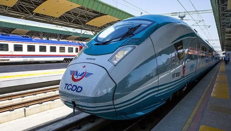 TCDD, Tren Makinisti Alımında 140 Kursiyer Arıyor: Başvuru Süreci ve Şartlar