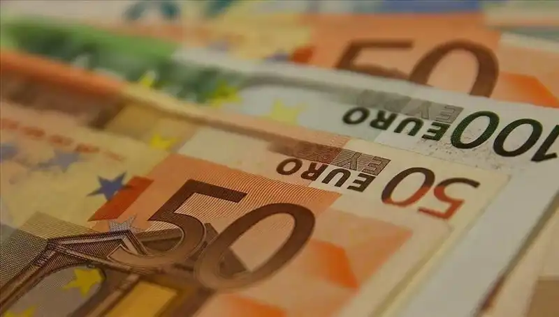 Euro, Zirve Noktasından Düşüşe Geçti: Piyasalarda Belirsizlik Hüküm Sürüyor