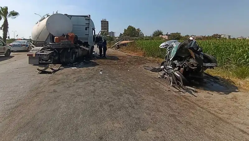 Adana'da Tankerle Çarpışan Otomobil ve Kamyonun Korkunç Kazası