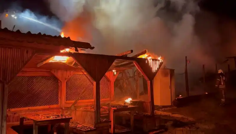 Şile'de Yangın Felaketi: Altı Gözleme Restoranı Küller İçinde Kaldı