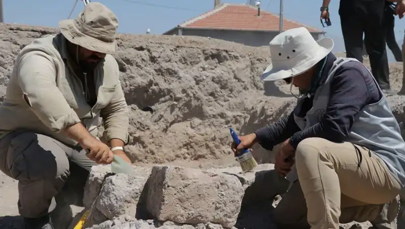İç Anadolu'da Tarihe Işık Tutan Mozaik Kazıları Devam Ediyor!