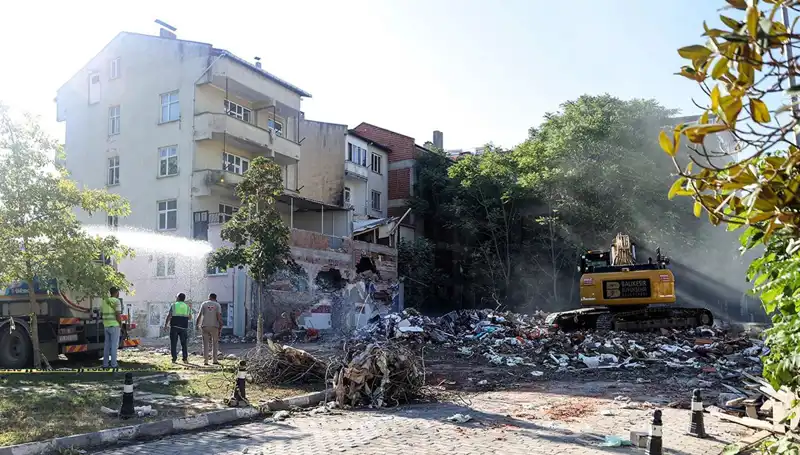 Sındırgı'da Deprem Artçıları Yaşatıyor: 4.0, 3.6 ve 3.9 Şiddetinde Sarsıntılar