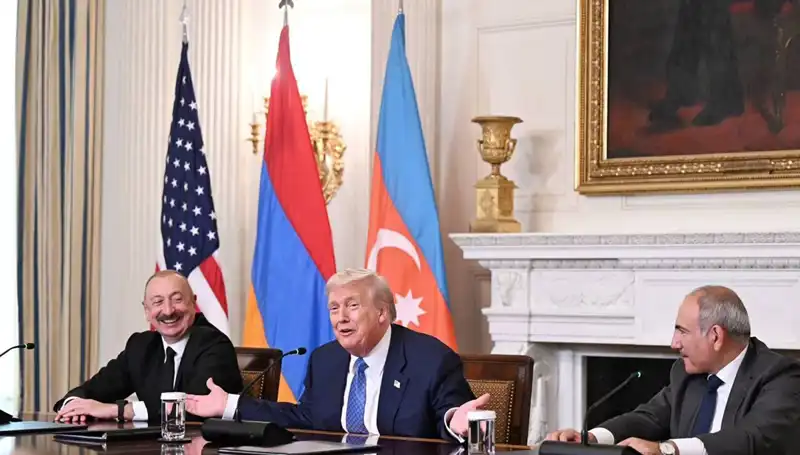 Aliyev, Ermenistan'a Anayasa Değişimi İçin Acil Çağrıda Bulundu