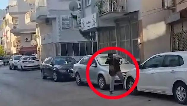 İzmir'de Saldırganla Çatışma Anları: Olayın İç Yüzü ve Tanıkların Görüşleri