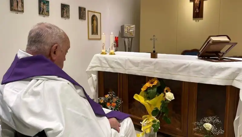 Vatikan'dan Gelen Şaşırtan Haber: Papa Kendi Başına Nefes Almaya Başladı