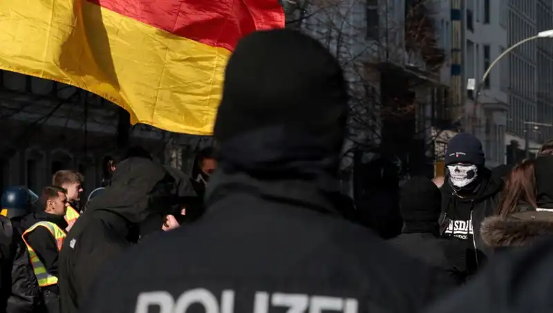 Berlin’de Türk Market Zincirine Yapılan Silahlı Saldırı Şok Etti