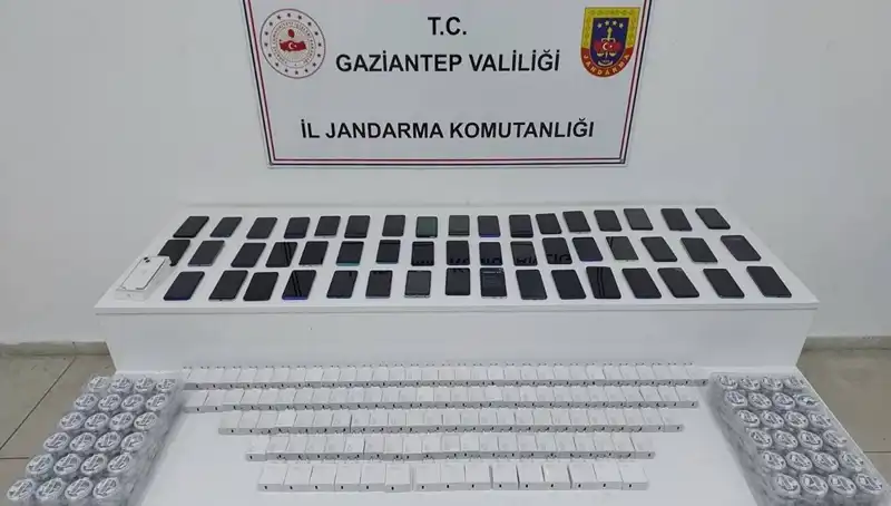 Gaziantep'te Kaçak Telefon Operasyonu: 1,3 Milyon TL'lik Ele Geçirilen Mallar