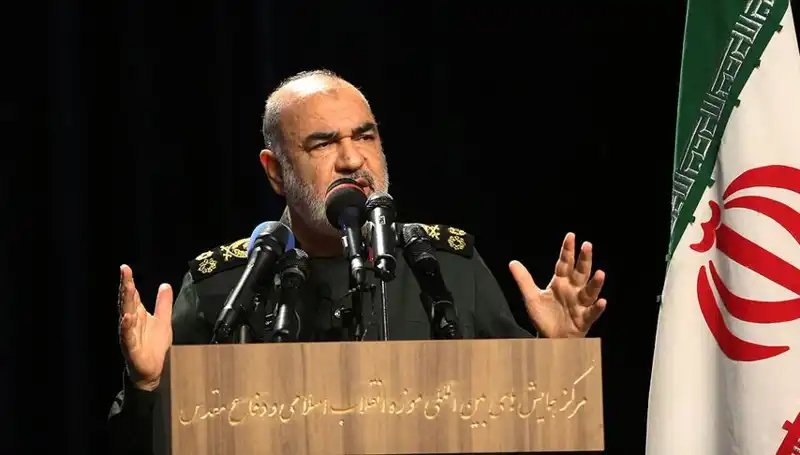 İran Devrim Muhafızları’ndan Trump’a Sert Yanıt: Yıkıcı Karşılık Geliyor